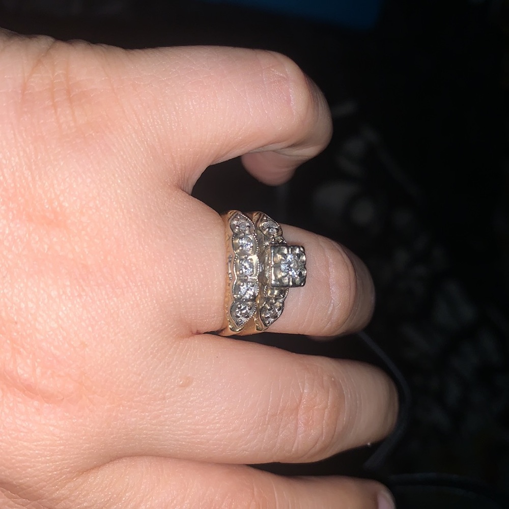 14kt gold Diamond ring size 7 - Picture 3 of 9